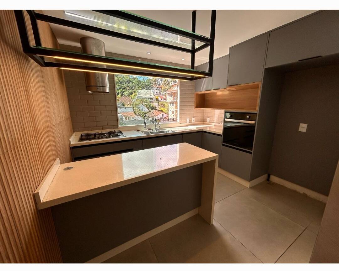 Apartamento, 3 quartos, 180 m² - Foto 1