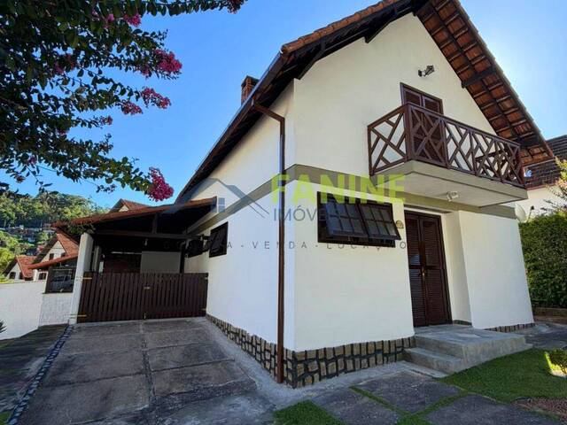 Casa para Venda em Nova Friburgo - 2