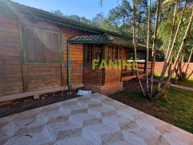 Casa para Venda em Nova Friburgo - 2